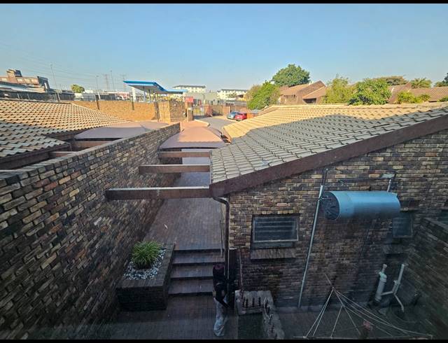4 BEDROOM APARTMENT FOR SALE IN BRAMLEY